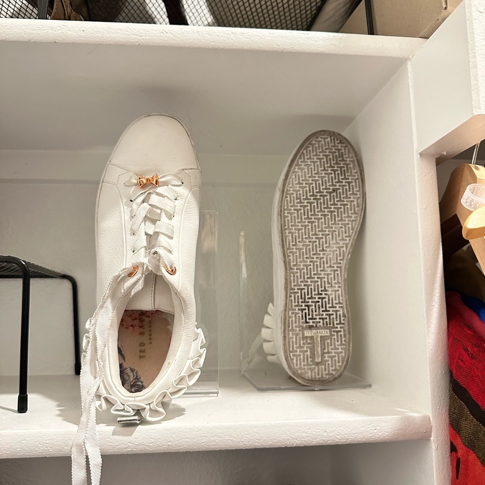 Ted Baker White Sneakers Minimalist Design